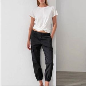 Black Sanctuary capri cargo pants black, size 30